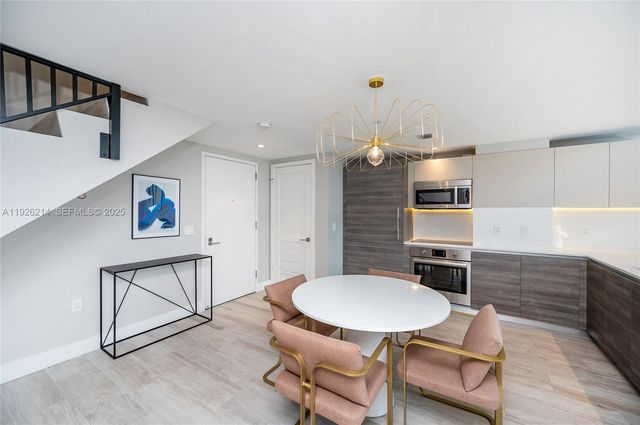 121 NE 34th St PH3215, Miami, FL 33137