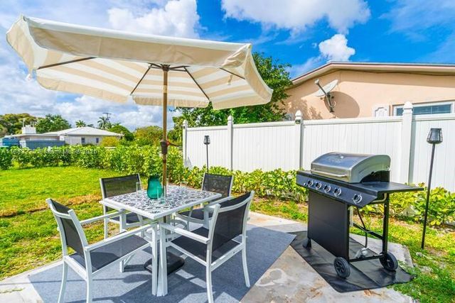 1001 NE 110th St 1001, Biscayne Park, FL 33161