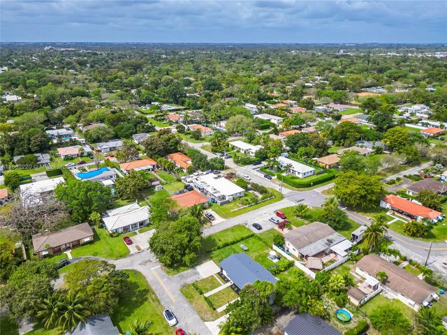 1001 NE 110th St 1001, Biscayne Park, FL 33161