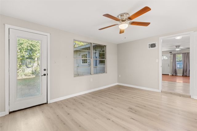 205 Laurel Lane, Mcgregor, TX 76657