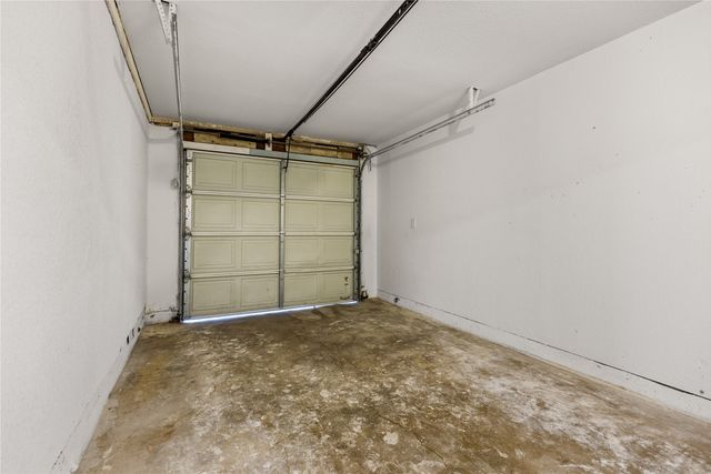 205 Laurel Lane, Mcgregor, TX 76657