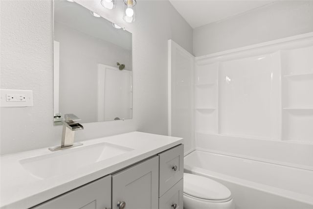 205 Laurel Lane, Mcgregor, TX 76657