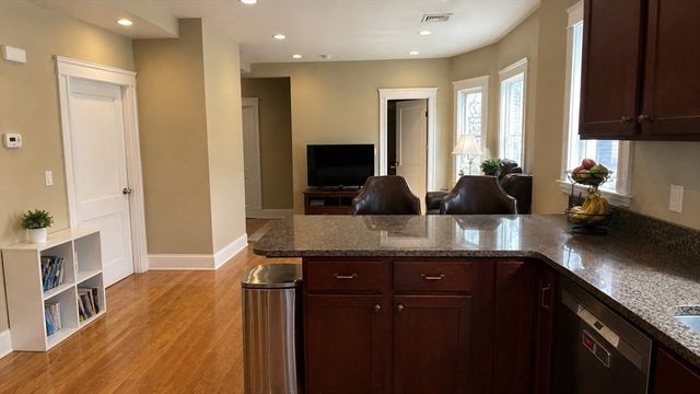 113 Hillsdale Rd 113, Somerville, MA 02144