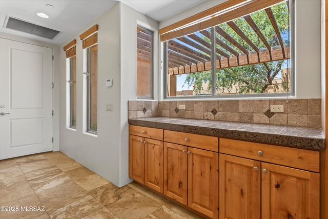 2563 E Cold Snap Place, Vail, AZ 85641