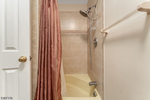 82 Hickory Corner Road, Alexandria Twp., NJ 08848