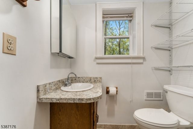 82 Hickory Corner Road, Alexandria Twp., NJ 08848