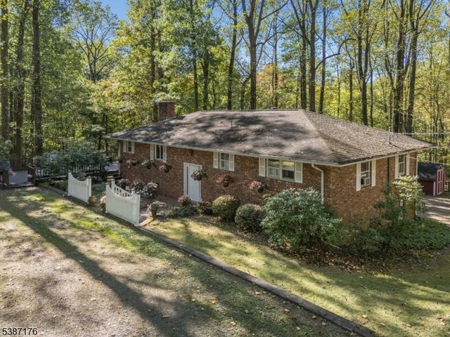 82 Hickory Corner Road, Alexandria Twp., NJ 08848