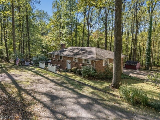 82 Hickory Corner Road, Alexandria Twp., NJ 08848