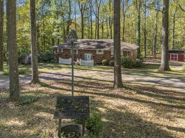 82 Hickory Corner Road, Alexandria Twp., NJ 08848