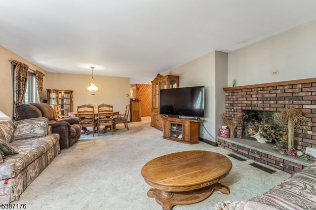 82 Hickory Corner Road, Alexandria Twp., NJ 08848