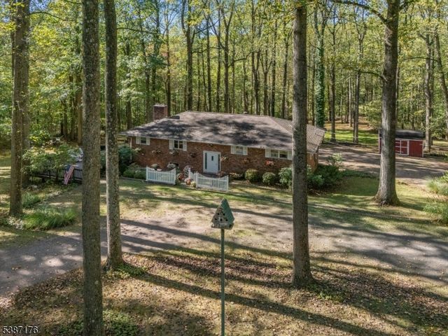 82 Hickory Corner Road, Alexandria Twp., NJ 08848