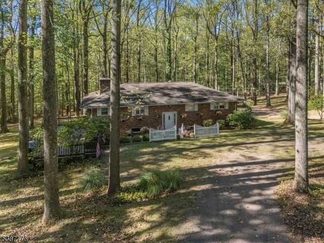 82 Hickory Corner Road, Alexandria Twp., NJ 08848