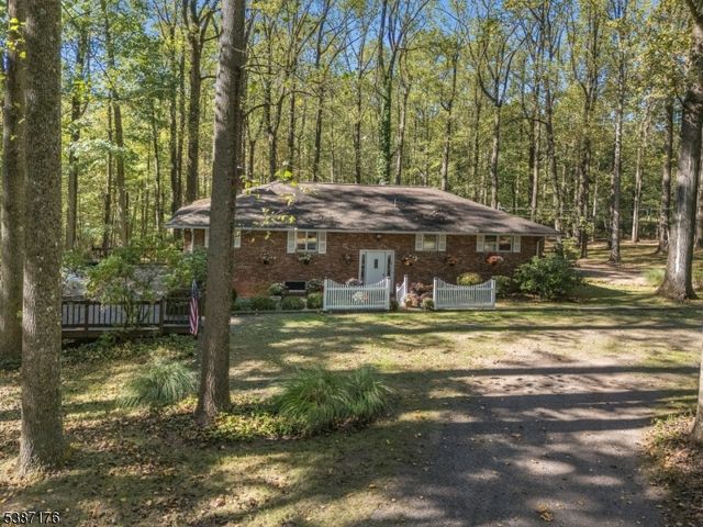 82 Hickory Corner Road, Alexandria Twp., NJ 08848