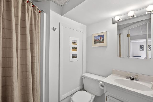 186 Canoe Pond Drive, Brewster, MA 02631