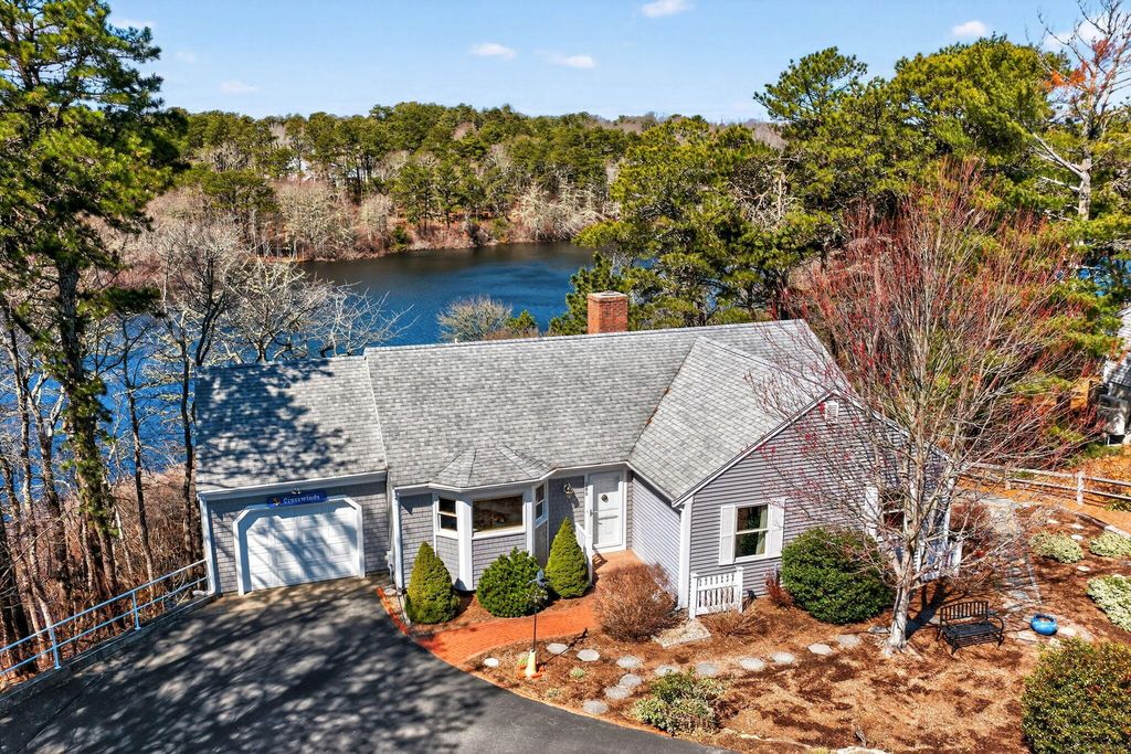 186 Canoe Pond Drive, Brewster, MA 02631