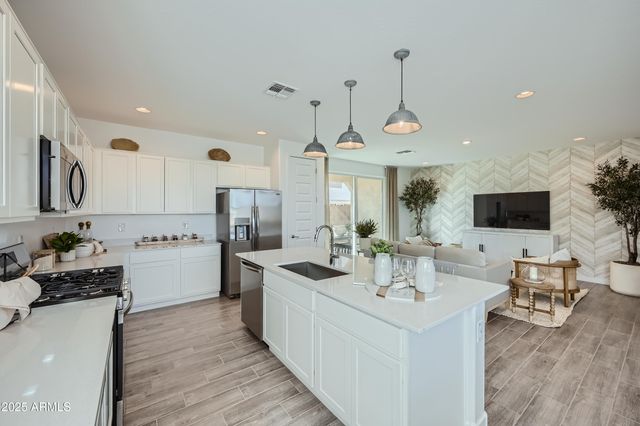 10154 E ULYSSES Avenue, Mesa, AZ 85212