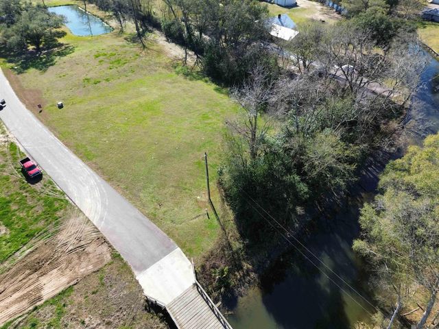 10335 Bayou Crossing, St Amant, LA 70774