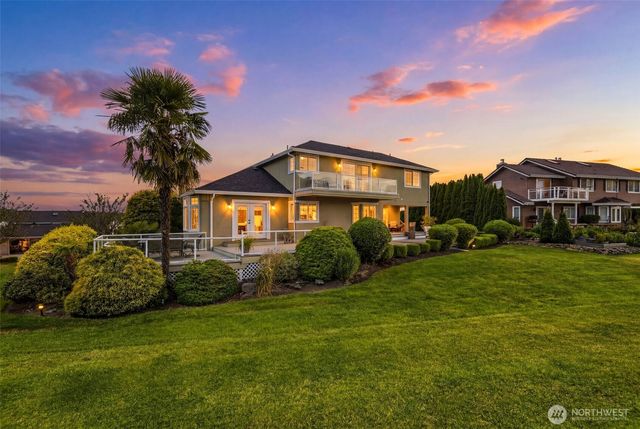 3221 196th Avenue Ct E, Lake Tapps, WA 98391