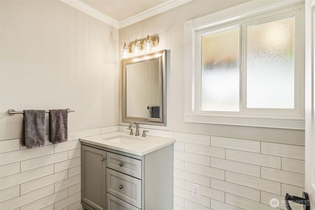 3221 196th Avenue Ct E, Lake Tapps, WA 98391