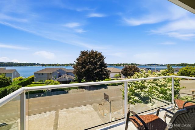 3221 196th Avenue Ct E, Lake Tapps, WA 98391