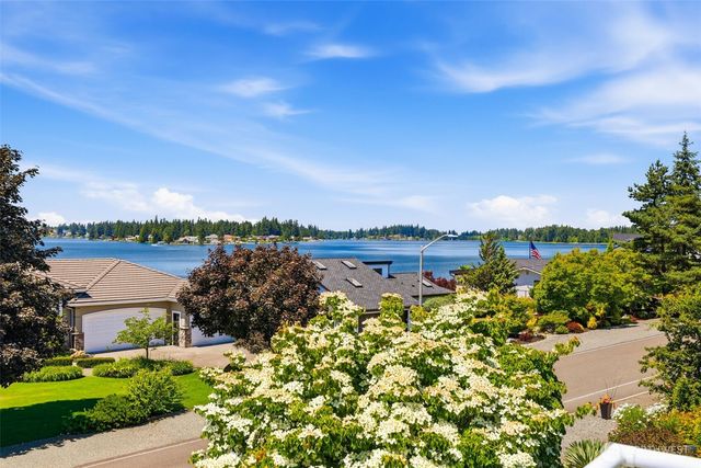3221 196th Avenue Ct E, Lake Tapps, WA 98391