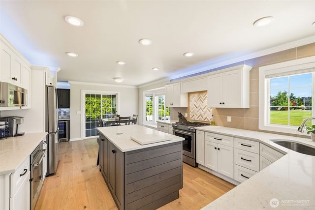 3221 196th Avenue Ct E, Lake Tapps, WA 98391
