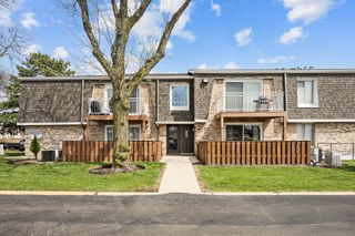 1900 Plum Grove Road 2C, Rolling Meadows, IL 60008