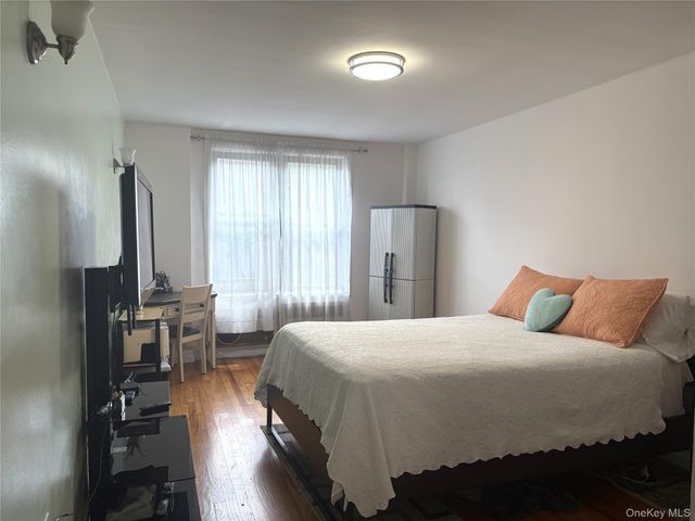 41-31 51st Street 6E, Woodside, NY 11377