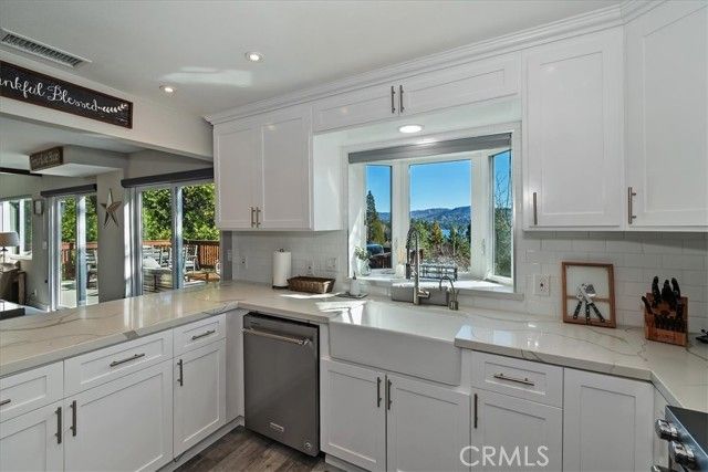 27565 North Bay Rd, Lake Arrowhead, CA 92352