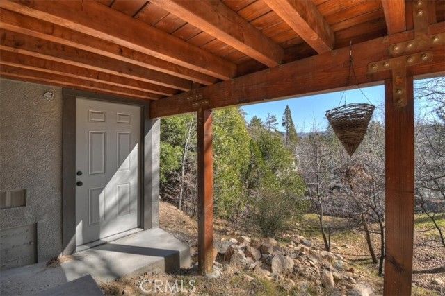 27565 North Bay Rd, Lake Arrowhead, CA 92352