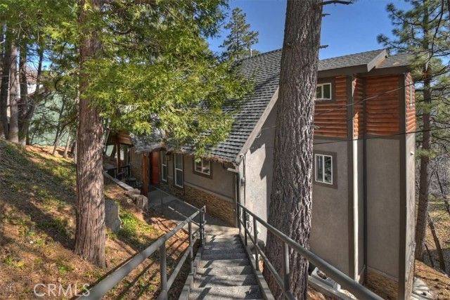 27565 North Bay Rd, Lake Arrowhead, CA 92352