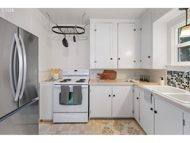 4224 Se 16TH Ave, Portland, OR 97202