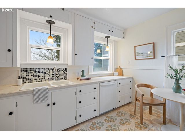 4224 Se 16TH Ave, Portland, OR 97202