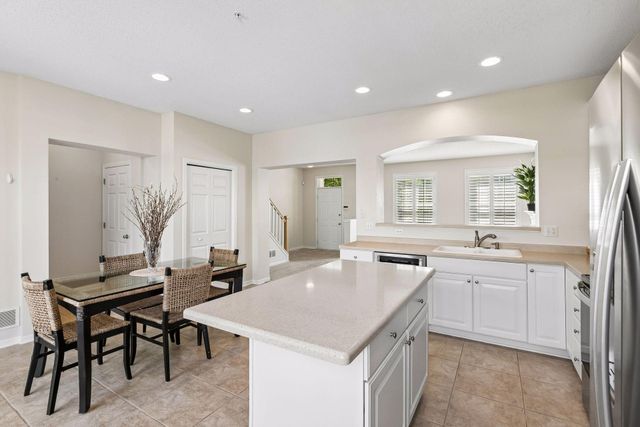 11259 Preswick Boulevard, Eden Prairie, MN 55344