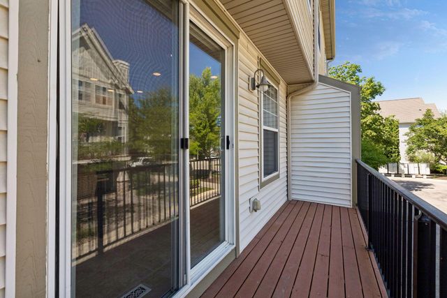 11259 Preswick Boulevard, Eden Prairie, MN 55344