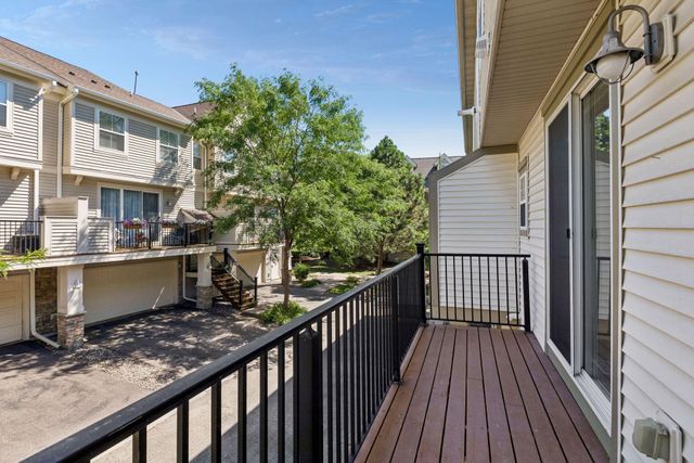 11259 Preswick Boulevard, Eden Prairie, MN 55344