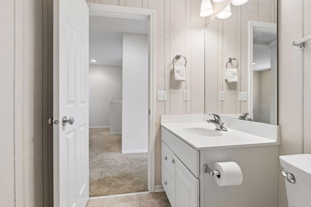 11259 Preswick Boulevard, Eden Prairie, MN 55344