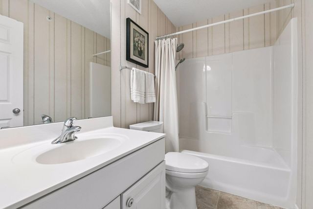 11259 Preswick Boulevard, Eden Prairie, MN 55344