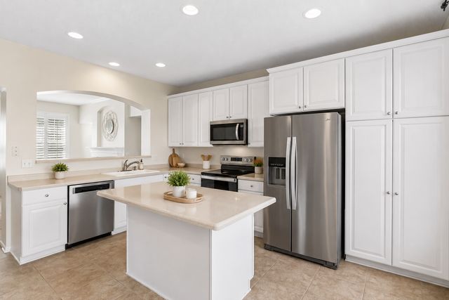 11259 Preswick Boulevard, Eden Prairie, MN 55344