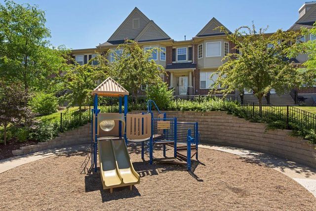 11259 Preswick Boulevard, Eden Prairie, MN 55344