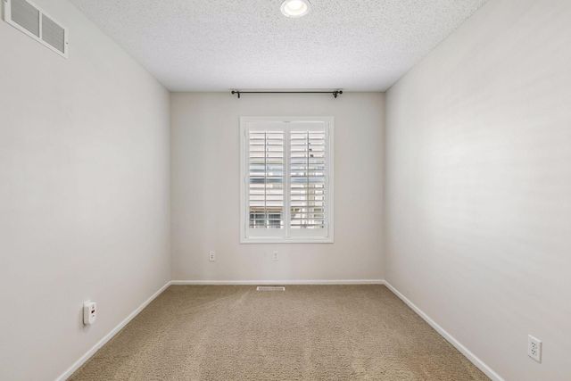 11259 Preswick Boulevard, Eden Prairie, MN 55344