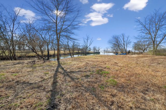 594 Briggs Boulevard, East Tawakoni, TX 75472