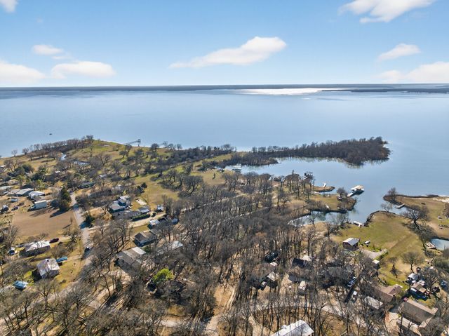 594 Briggs Boulevard, East Tawakoni, TX 75472