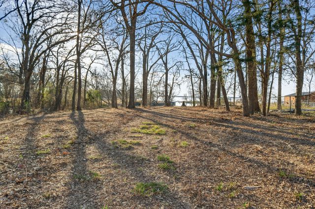 594 Briggs Boulevard, East Tawakoni, TX 75472