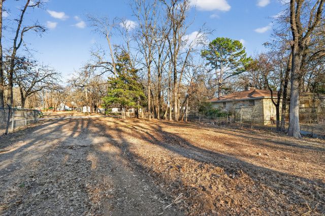 594 Briggs Boulevard, East Tawakoni, TX 75472