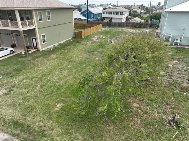 519 S 10th St, Port Aransas, TX 78373