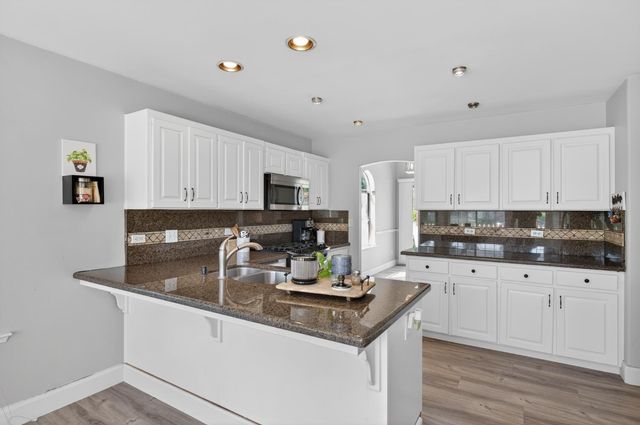 2384 E Quincy Avenue, Fresno, CA 93720