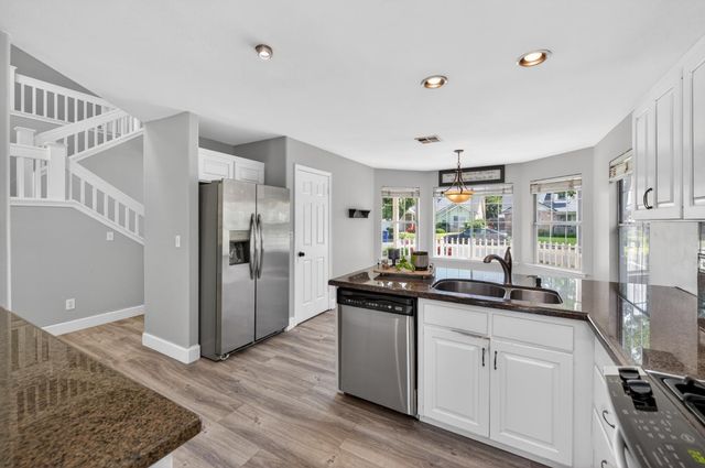 2384 E Quincy Avenue, Fresno, CA 93720