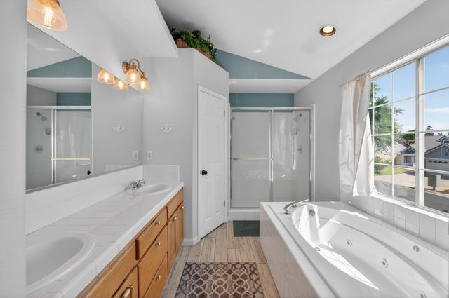 2384 E Quincy Avenue, Fresno, CA 93720