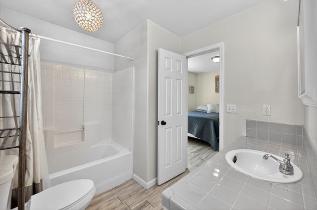 2384 E Quincy Avenue, Fresno, CA 93720